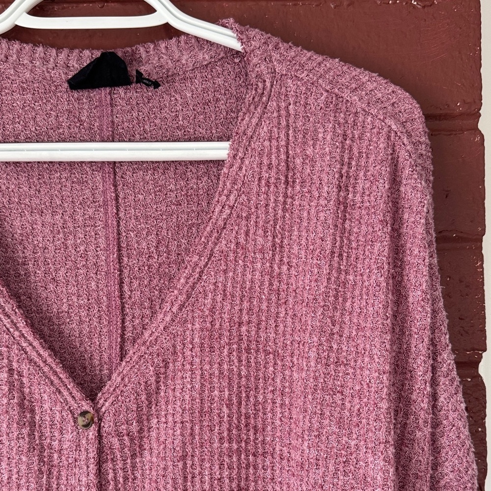 Urban Outfitters Pink Button-Front Ribbed V-Neck Long Sleeve Top - Picture 4 of 10